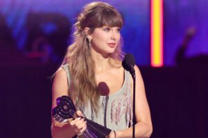Taylor-Swift-iHeartRadio-winner-2026-032625-2-4fb6d0ed3b3047ad9119e6930365eb78