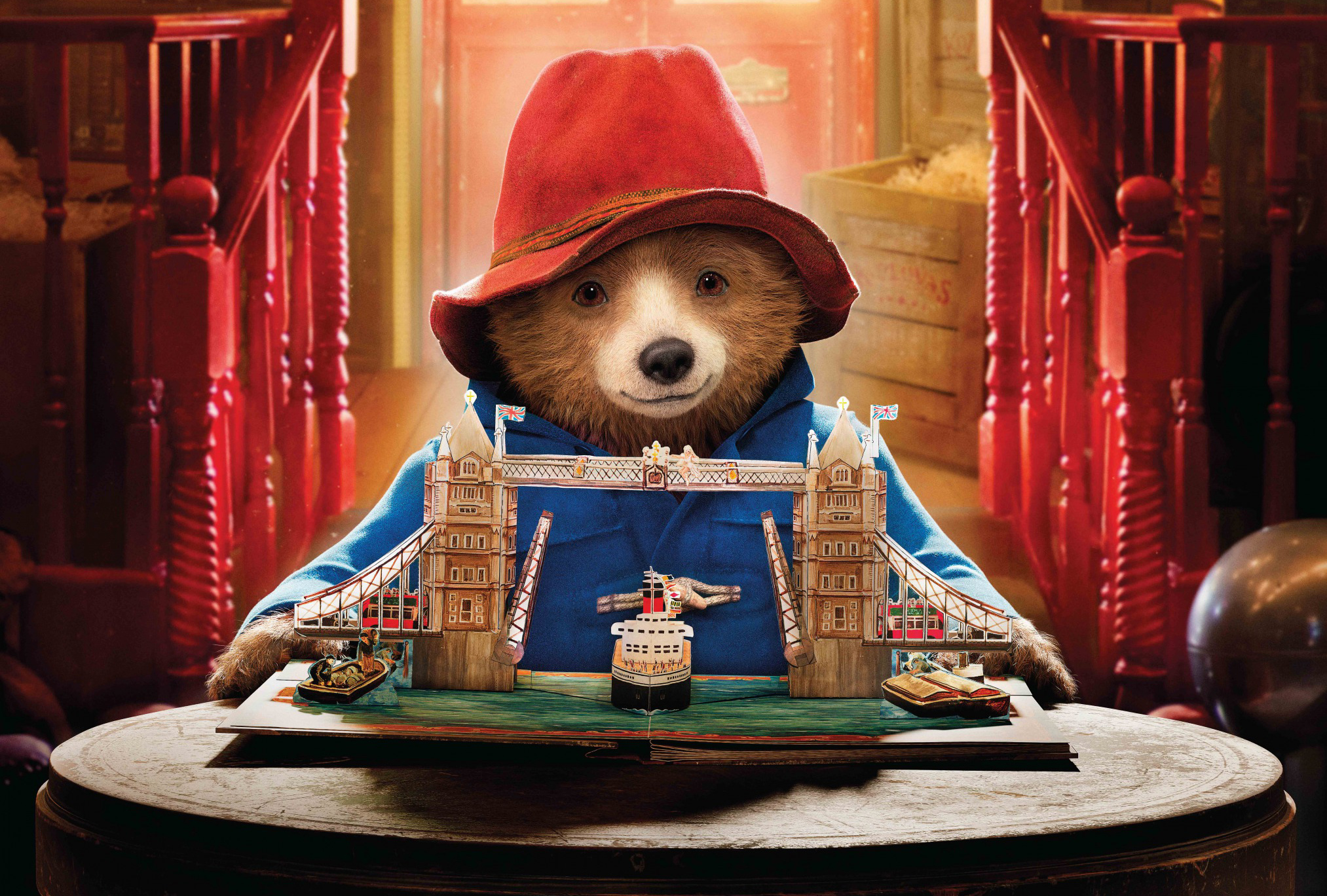 El oso más querido del cine regresa: Armando Iannucci escribirá la cuarta entrega de ‘Paddington’