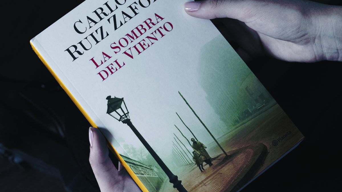 El Cementerio de los Libros Olvidados recobra vida: ‘La sombra del viento’ celebra 25 años de magia