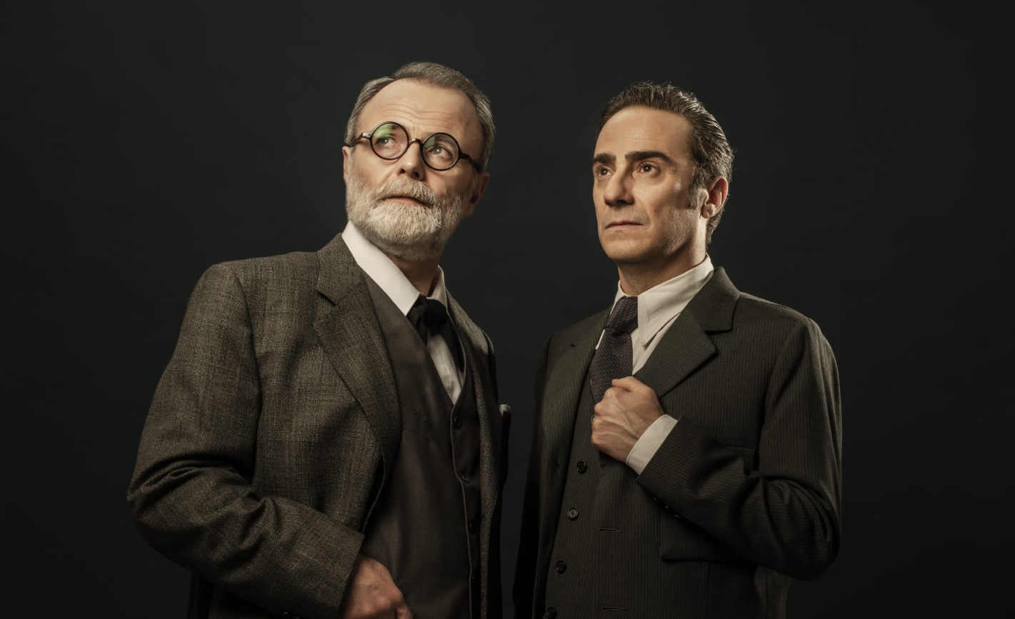 El duelo intelectual que sacude Buenos Aires: ‘La última sesión de Freud’