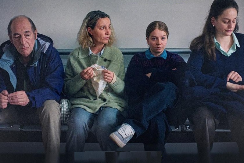 La rutina del martillo: Por qué ‘Yo no moriré de amor’ es el debut más honesto del año