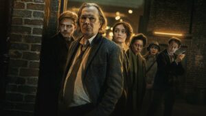 Espías de saldo: por qué la primera temporada de ‘Slow Horses’ dinamitó el glamur del género slow horses apple tv gary oldman jack lowden kristin scott thomas olivia cooke jonathan pryce 00