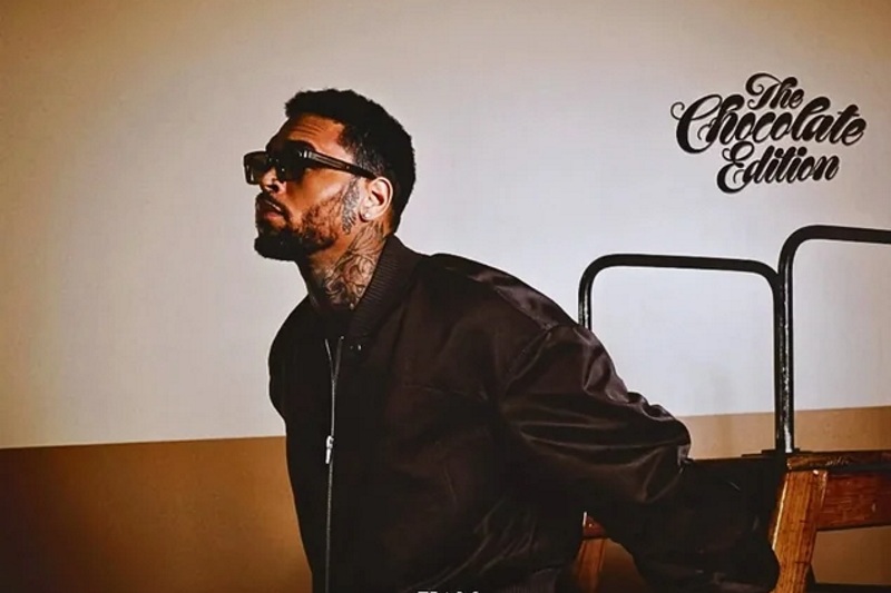 Por qué el ‘buffet’ infinito de Chris Brown en ‘Brown: The Chocolate Edition’ asfixia su propio talento