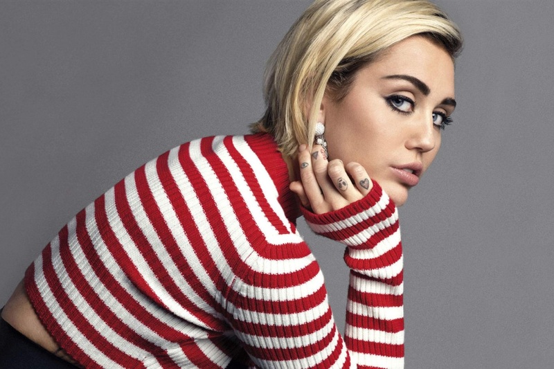 Miley Cyrus deja Sony prepara su décimo álbum: diez canciones de amor para 2027