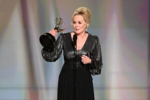 'Widow's Bay' arrasa con récord histórico en los Premios Emmy 2026, pero la reina fue Jean Smart jean-smart_emmy-awrds_2026