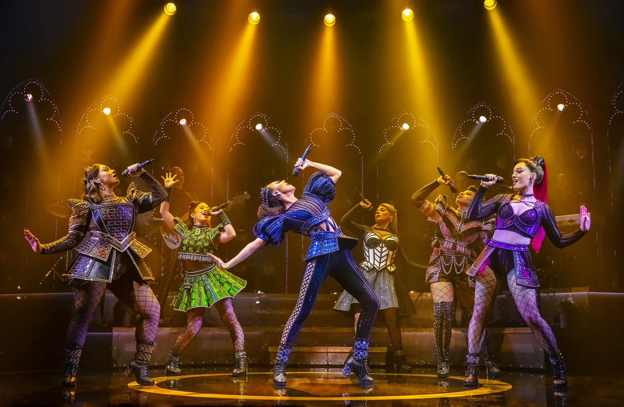 ‘SIX el Musical’ llega a Madrid en castellano: Las esposas de Enrique VIII en versión pop