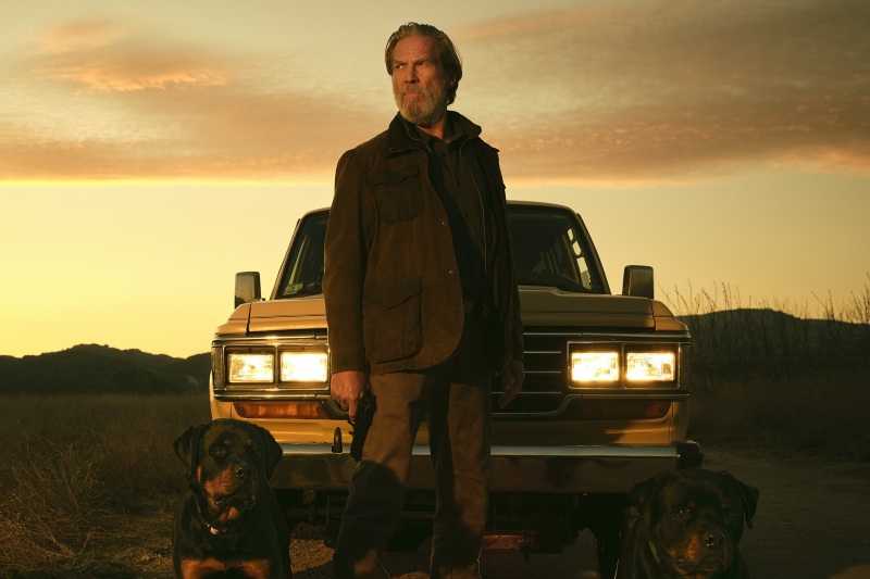 ‘The Old Man’: Bridges y Lithgow sostienen siete episodios que no siempre los merecen